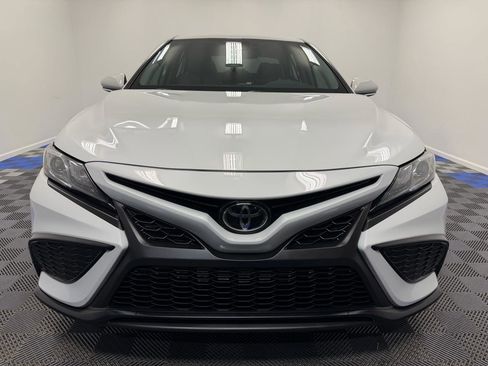 Used 2024 Toyota Camry SE FWD image 2