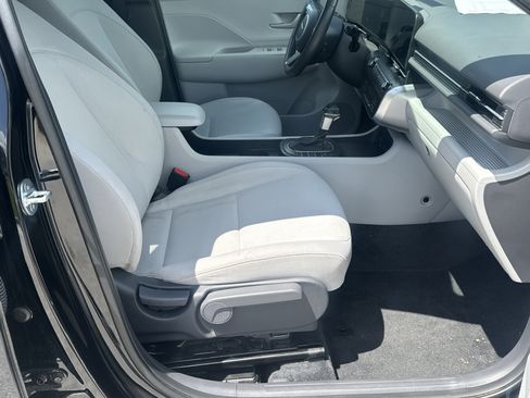 Used 2025 Hyundai Kona SEL FWD image 10