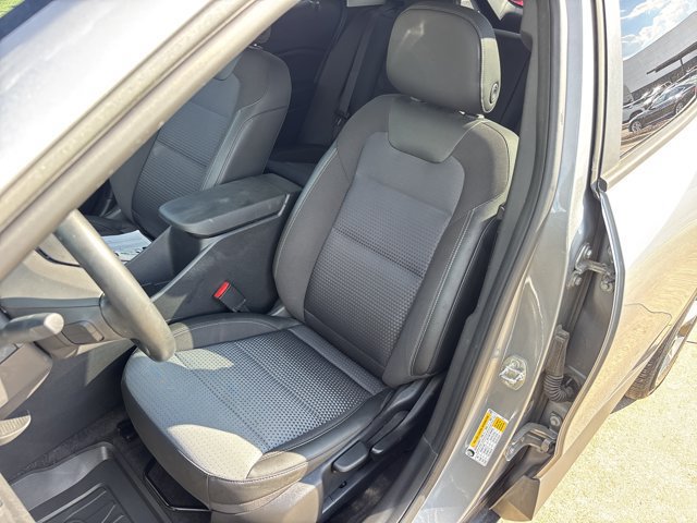 Used 2024 Chevrolet Trax LT w/ Driver Confidence Package FWD image 19