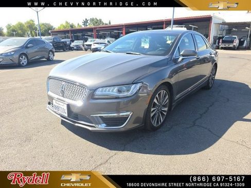 Used 2018 Lincoln MKZ Reserve FWD image 1