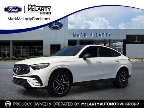 Used 2024 Mercedes-Benz GLC 300 4MATIC image 1