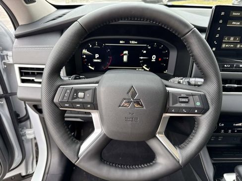 New 2026 Mitsubishi Outlander SE FWD image 38