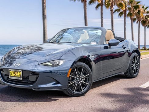 Certified 2025 MAZDA MX-5 Miata Grand Touring RWD image 3