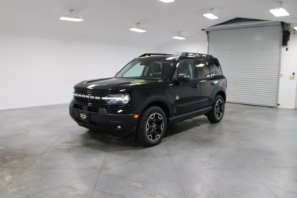 New 2026 Ford Bronco Sport Outer Banks w/ Outer Banks Tech Package+ AWD/4WD image 3