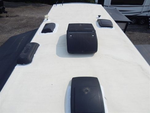 Used 2018 Ford E-450 and Econoline 450 Super Duty w/ Motorhome Prep Package RWD image 60