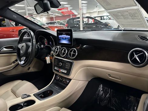 Used 2019 Mercedes-Benz CLA 250 image 29