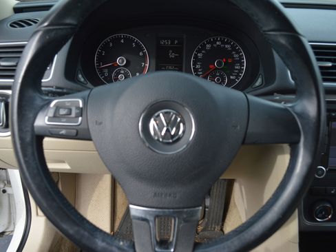 Used 2015 Volkswagen Passat 1.8T Limited Edition image 13