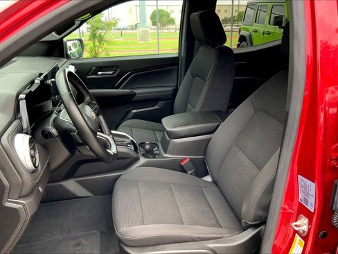 Used 2024 Chevrolet Colorado LT w/ LT Convenience Package II RWD image 8