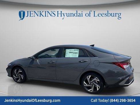 New 2026 Hyundai Elantra Limited FWD image 10