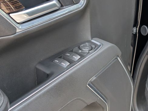 Used 2025 GMC Sierra 1500 SLE RWD image 16