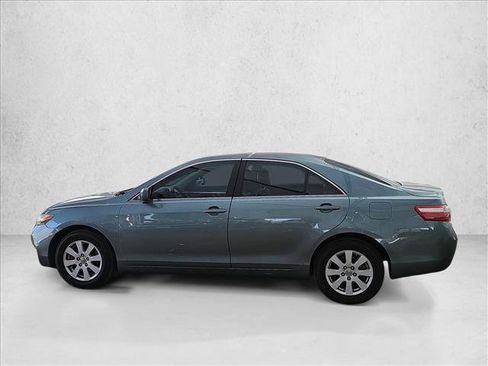 Used 2009 Toyota Camry XLE FWD image 2