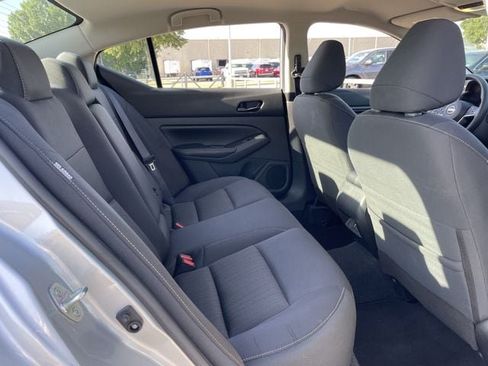 Used 2024 Nissan Altima 2.5 SV FWD image 27