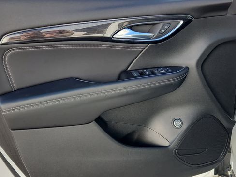 Used 2022 Buick Envision Preferred image 9