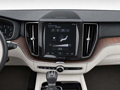 Used 2019 Volvo XC60 T6 Inscription w/ Protection Package AWD/4WD image 16