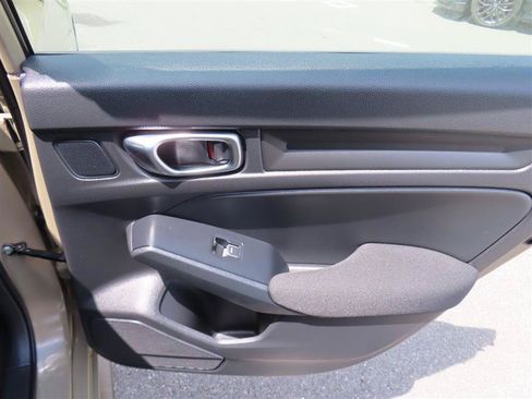 Used 2025 Honda Civic Sport image 33