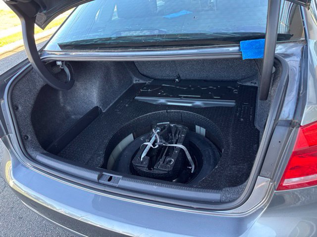 Used 2013 Volkswagen Passat TDI SE FWD image 19