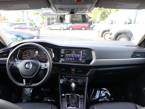 Used 2020 Volkswagen Jetta SE FWD image 16