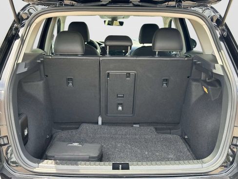 Certified 2023 Volkswagen Taos SE FWD image 12