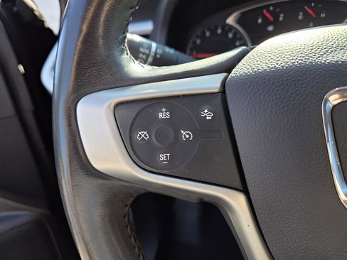 Used 2022 GMC Acadia SLT image 13