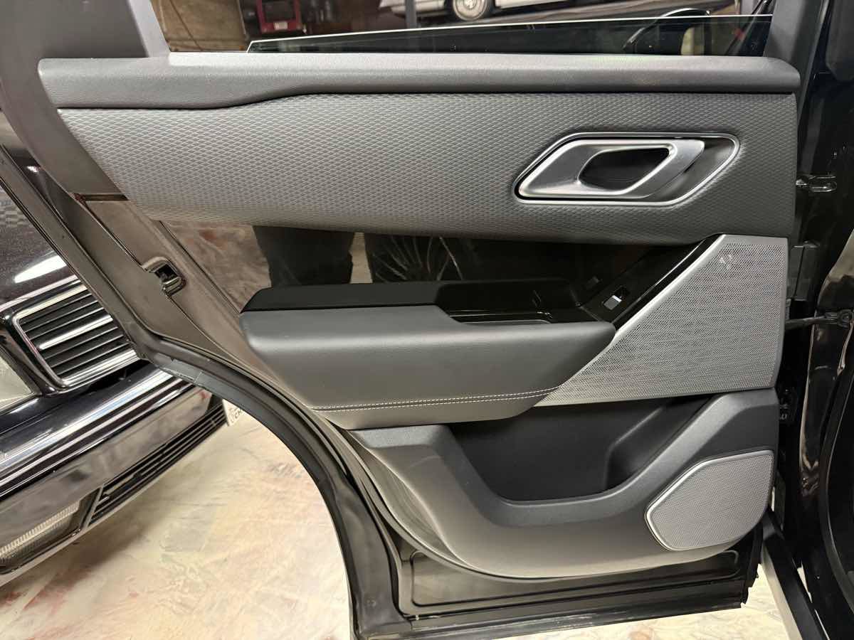 Used 2020 Land Rover Range Rover Velar R-Dynamic S AWD/4WD image 30