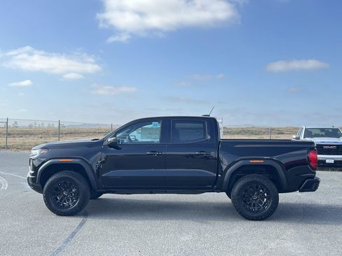 New 2026 GMC Canyon Elevation w/ LPO, Black Badging Package RWD image 6