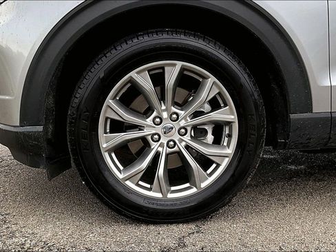 Used 2022 Ford Explorer Limited AWD/4WD image 8