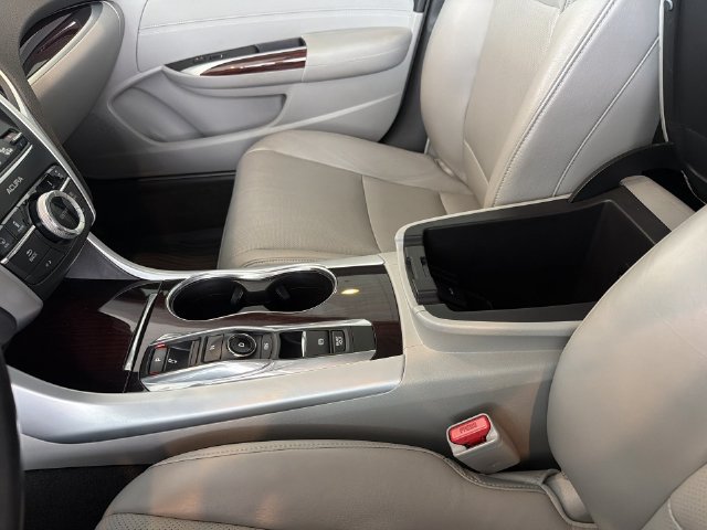 Used 2017 Acura TLX w/ Technology Package FWD image 24