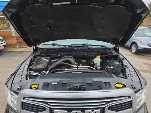 Used 2018 RAM 1500 SLT image 33