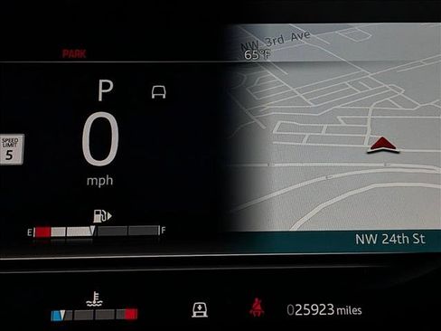 Used 2023 Land Rover Range Rover SE image 9