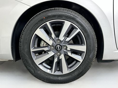 Used 2023 Nissan Versa SV image 11