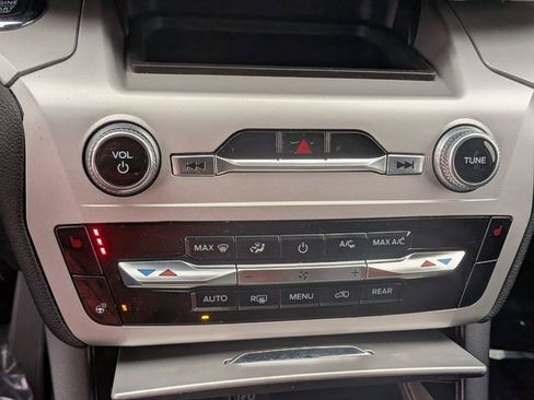 Used 2022 Ford Explorer XLT w/ Equipment Group 202A image 23