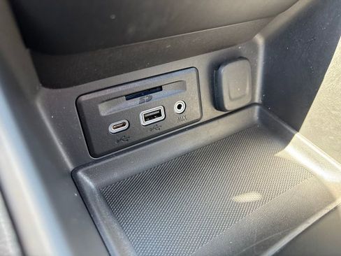 Used 2024 GMC Terrain SLT w/ LPO, Floor Liner Package AWD/4WD image 30