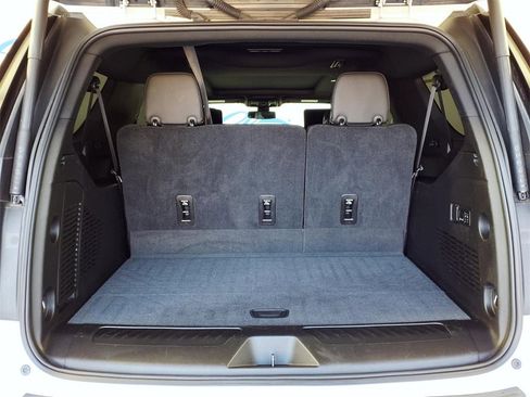 Used 2021 GMC Yukon XL SLT w/ SLT Luxury Plus Package image 8