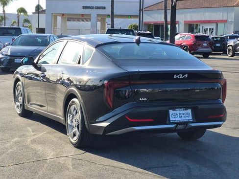 Used 2025 Kia K4 LX image 8