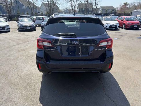 Used 2018 Subaru Outback 2.5i Touring image 4