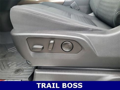 Used 2022 Chevrolet Silverado 1500 LT Trail Boss w/ Protection Package image 17