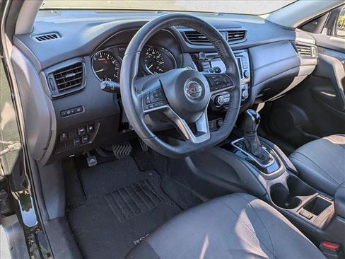 Used 2018 Nissan Rogue SV FWD image 10