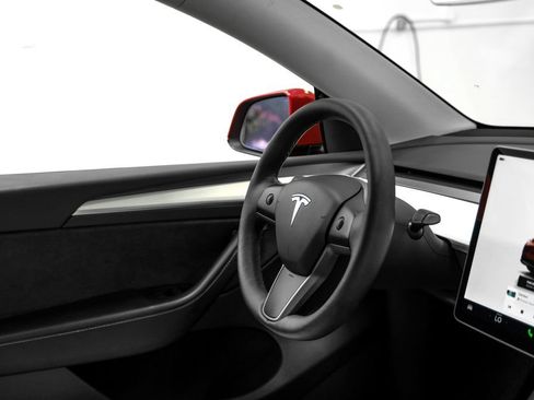 Used 2023 Tesla Model Y AWD image 15