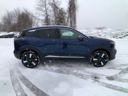 Certified 2025 Nissan Kicks SR w/ Interior Electronics Package image 8