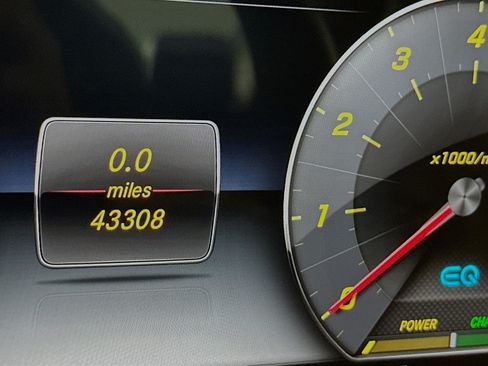 Used 2019 Mercedes-Benz CLS 450 4MATIC w/ Driver Assistance Package image 9