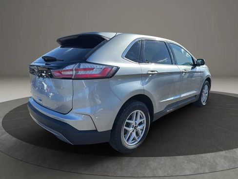Used 2024 Ford Edge SEL image 5
