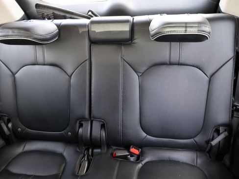 Used 2025 Honda Pilot Elite image 17