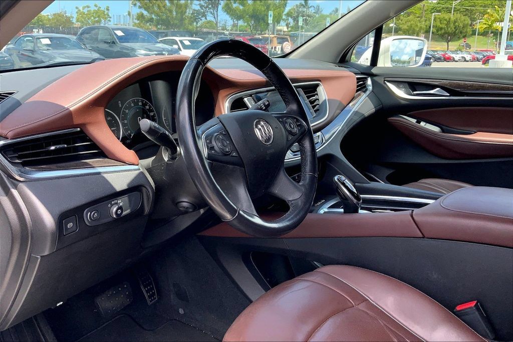 Used 2018 Buick Enclave Avenir w/ Avenir Technology Package FWD image 11