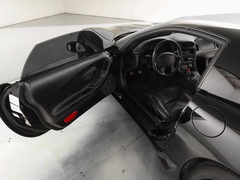 Used 2002 Chevrolet Corvette Z06 RWD image 15