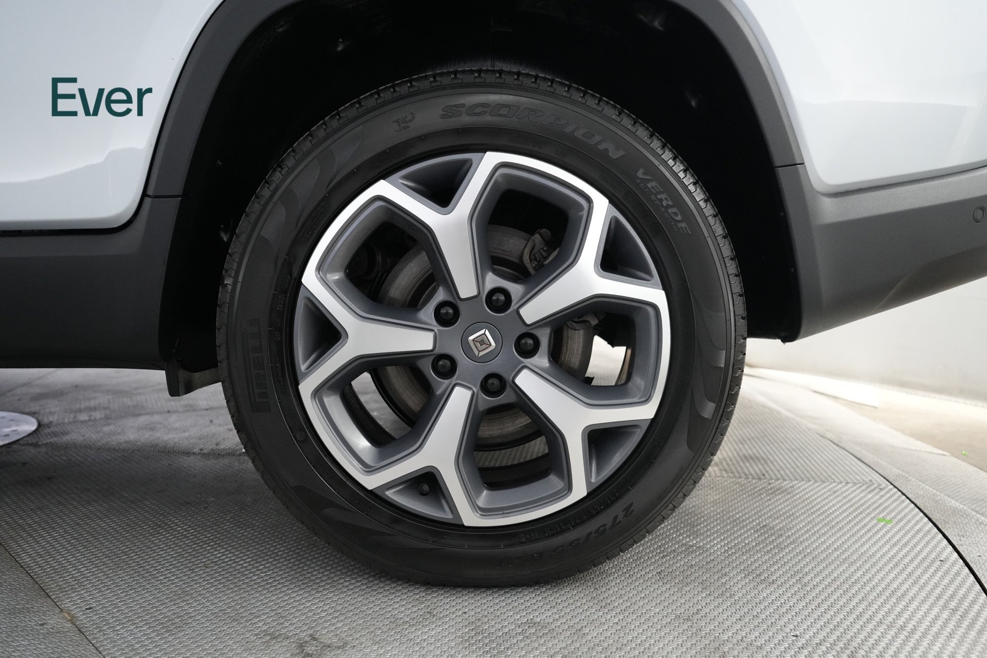 Used 2024 Rivian R1T Adventure Dual AWD/4WD image 9