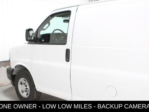 Used 2019 Chevrolet Express 3500 w/ Driver Convenience Package RWD image 27