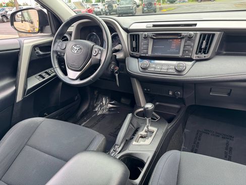 Used 2016 Toyota RAV4 XLE FWD image 16