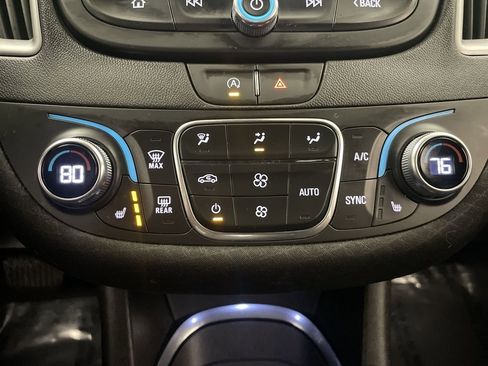 Used 2022 Chevrolet Malibu LT image 12