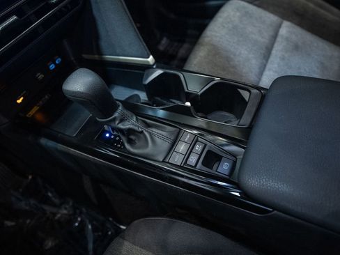 Used 2025 Toyota Camry LE image 17