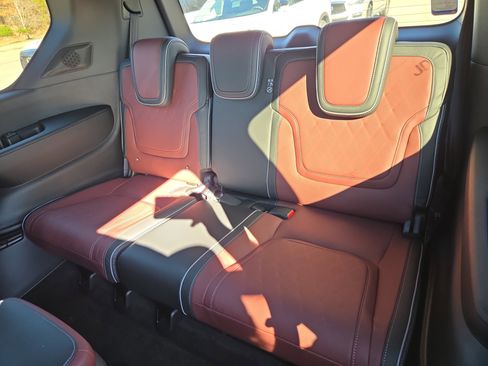 New 2026 INFINITI QX80 Autograph w/ Premium Cargo Package image 8